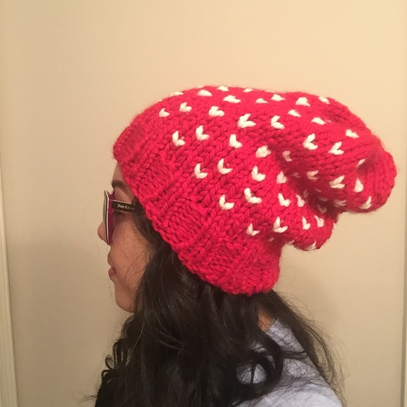 😍 Holiday red and white heart beanie! - Picture 4 of 4